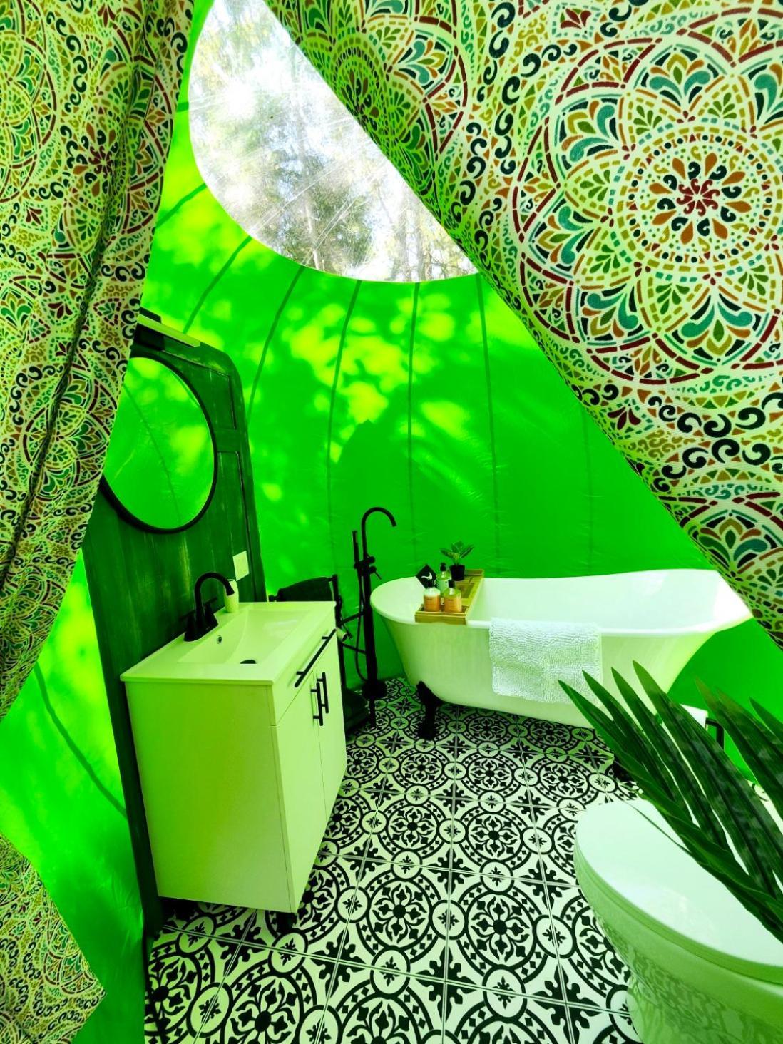 Estrella Glamping Hotel การาเกต์ ภายนอก รูปภาพ