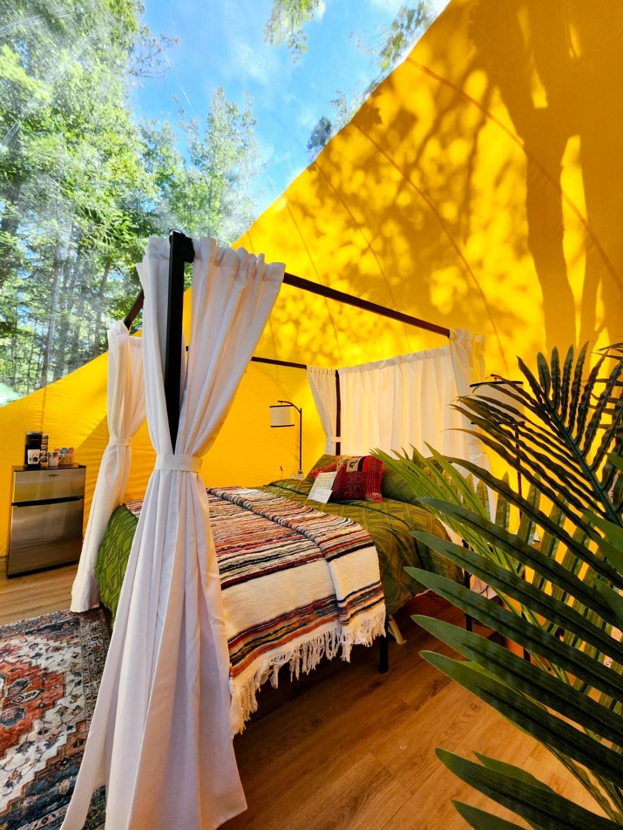 Estrella Glamping Hotel การาเกต์ ภายนอก รูปภาพ